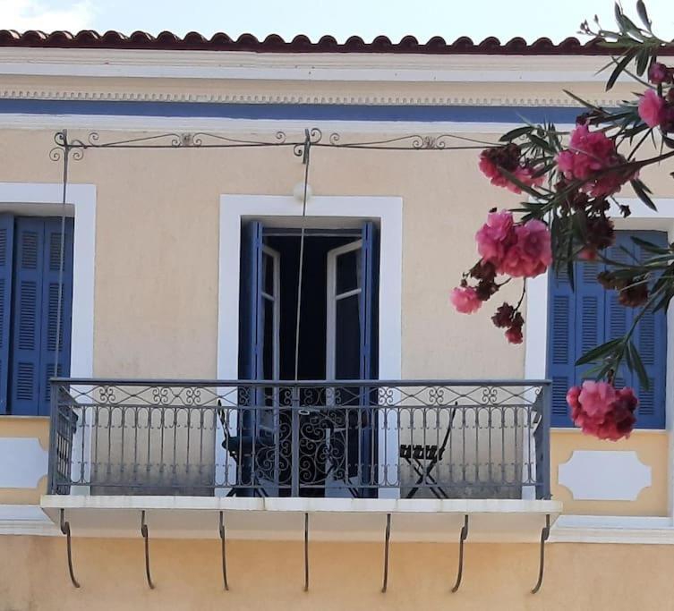 Traditional House At Koroni Near Beach Eksteriør bilde